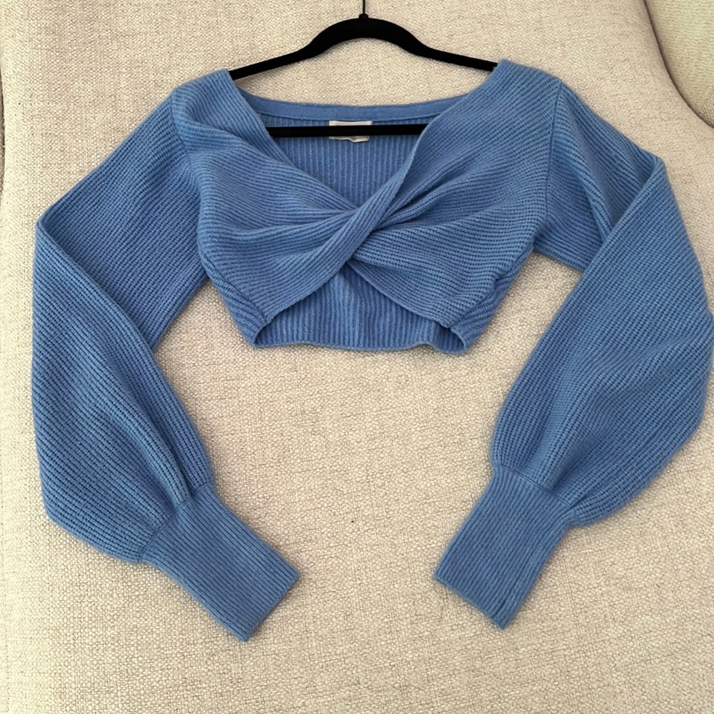 Cropped Urban Outfitters sweater